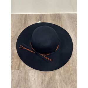 NWT Quagga Green Label navy Hat & bracelet